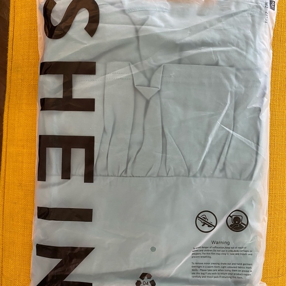 SOLD SHEIN | Maternity Ruffle Hem Tee - Picture 6 of 7